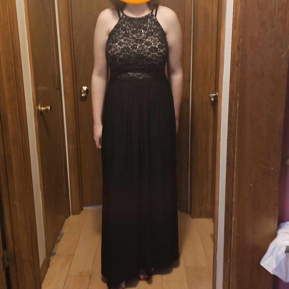 Elegant Black Lace Evening Dress